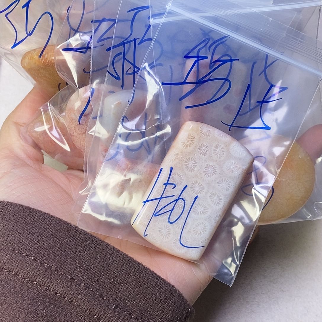 合金颈饰硅化玉巧*力