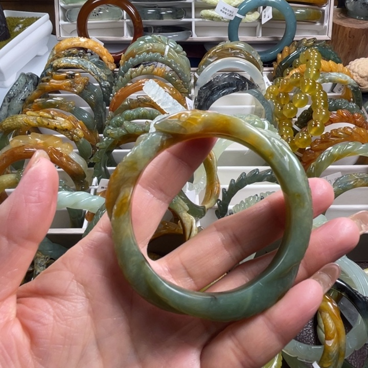 未镶嵌蛇纹石玉手镯