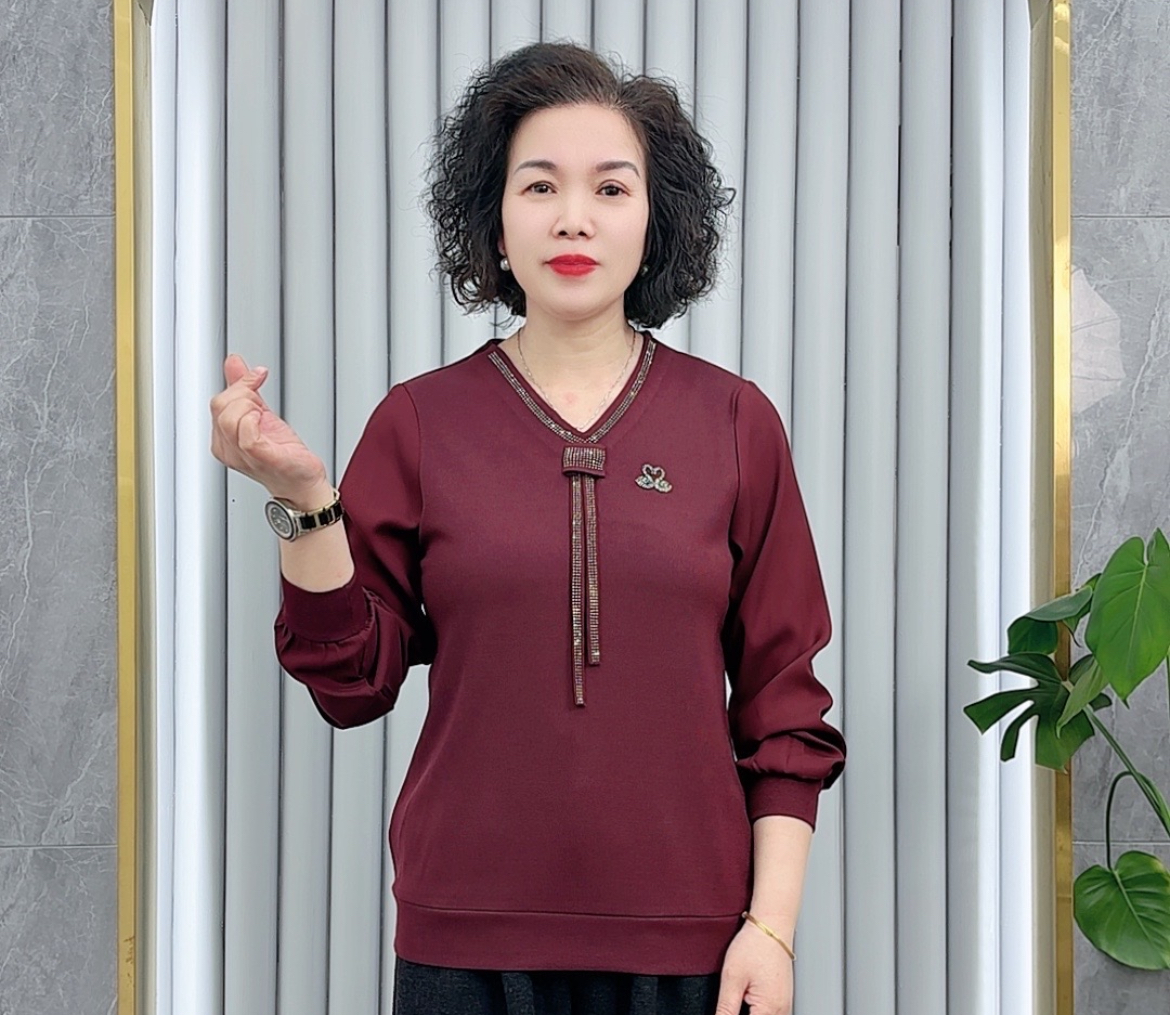 春季新款洋气百搭烫钻V领飘带上衣妈妈减龄显瘦纯色长袖套头小衫