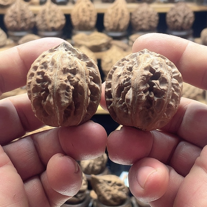 文玩核桃把件八棱粗筋9