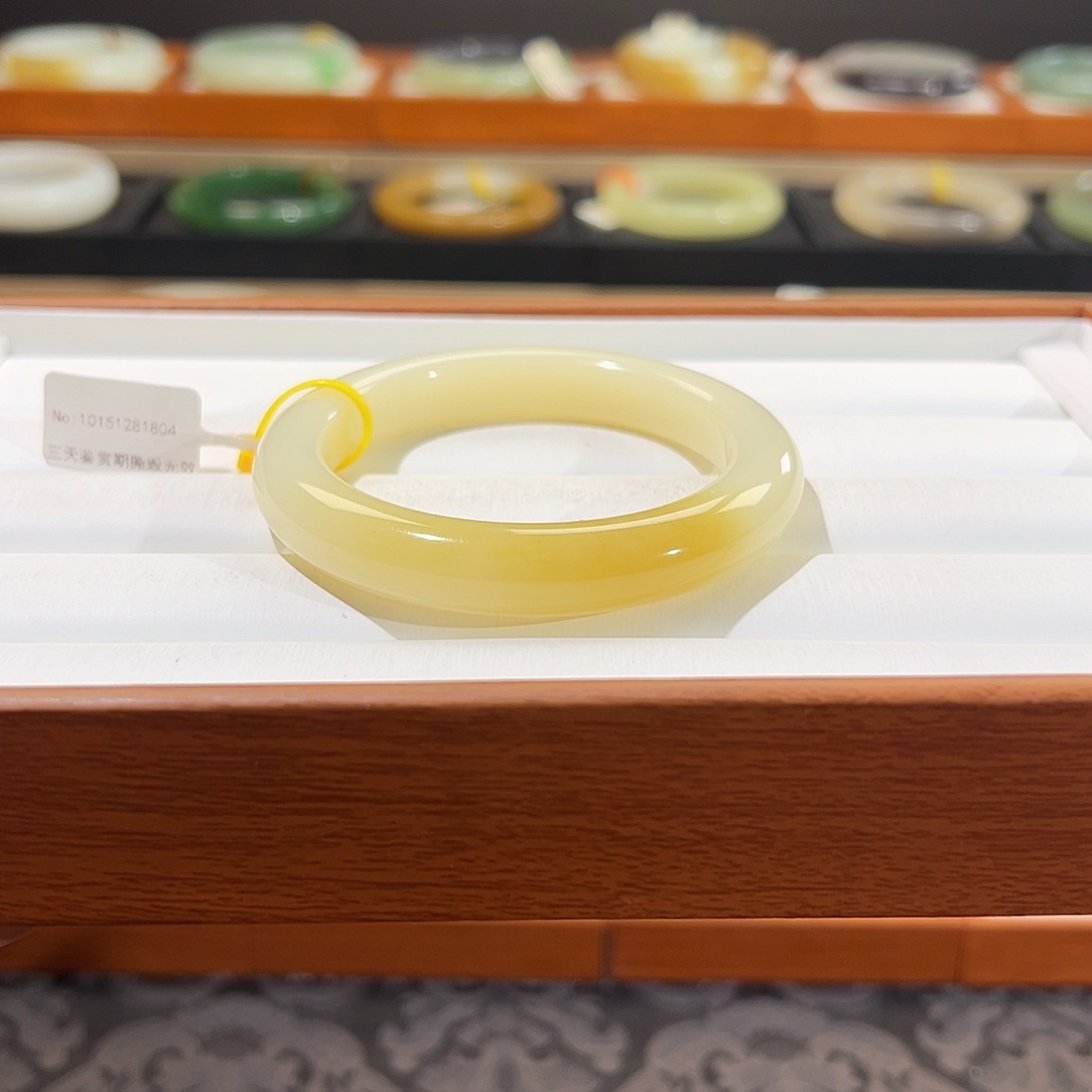 和田玉手镯未镶嵌  【糖白】