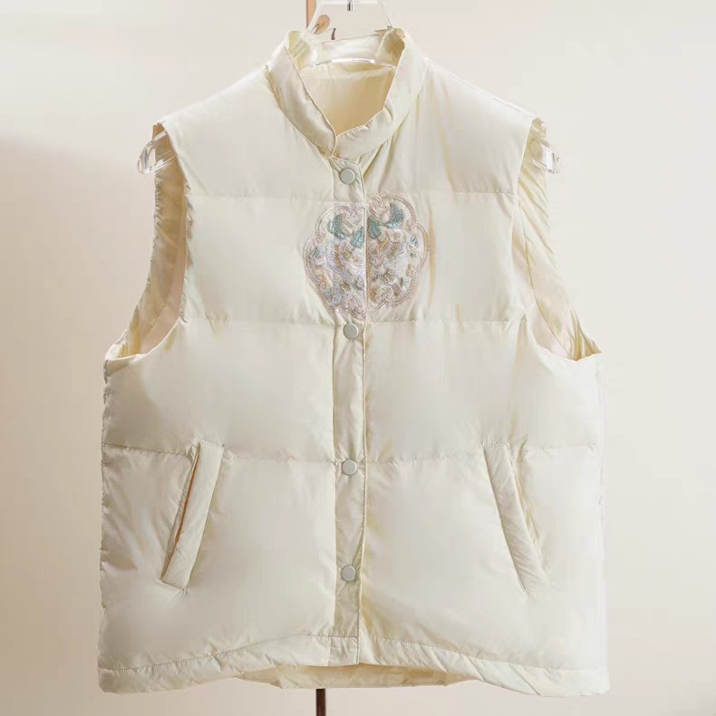 2025新款原创国风刺绣羽绒服马夹白鸭绒中式保暖无袖大码马甲外套