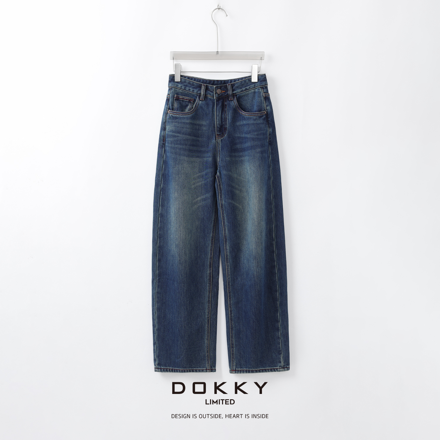 Dokky「D0576」定纺水洗棉.明线设计.加绒小弯刀牛仔裤