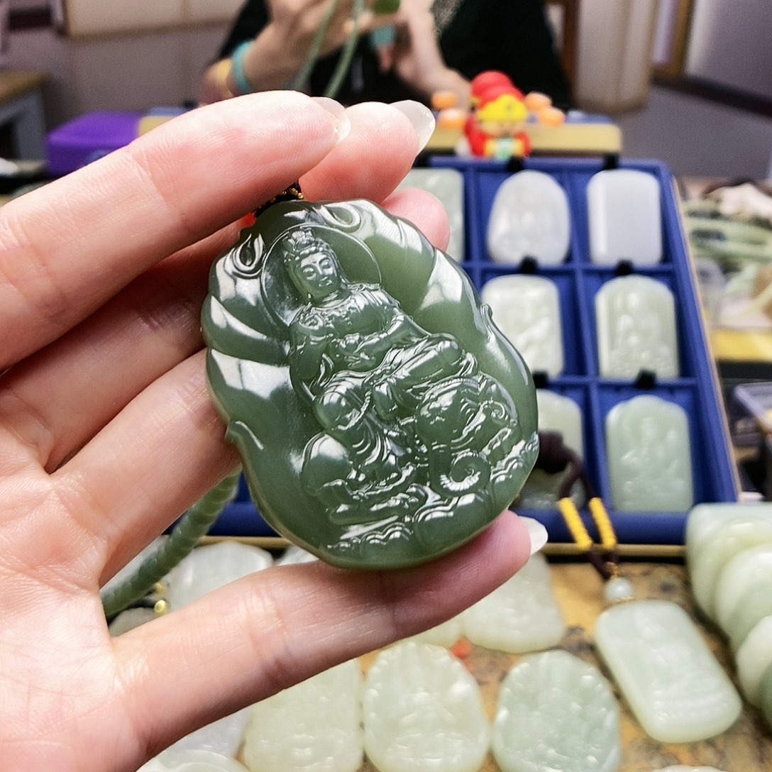 和田玉颈饰未镶嵌黑****丶