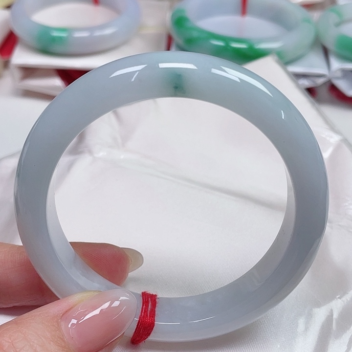 翡翠手镯未镶嵌缅甸翡翠