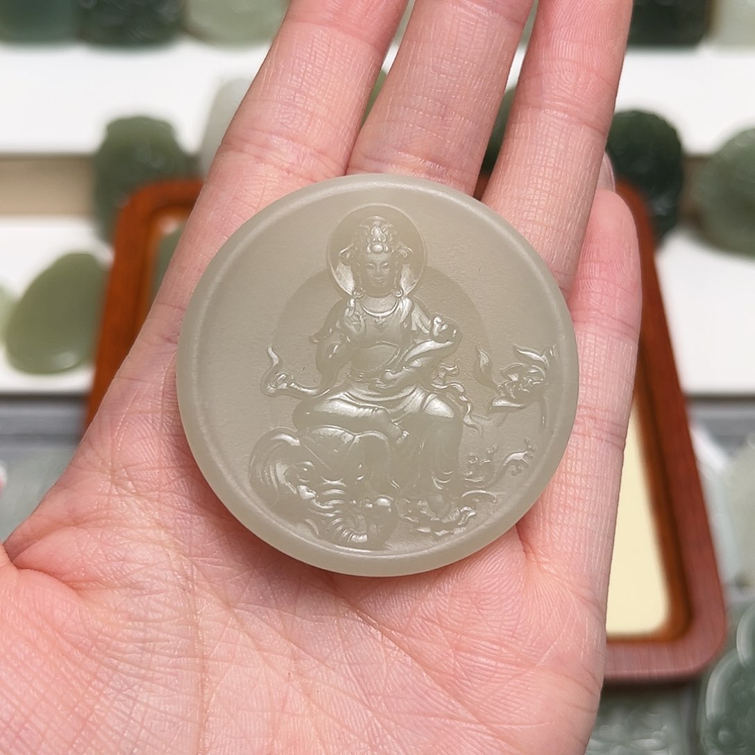 和田玉颈饰未镶嵌腾****笙