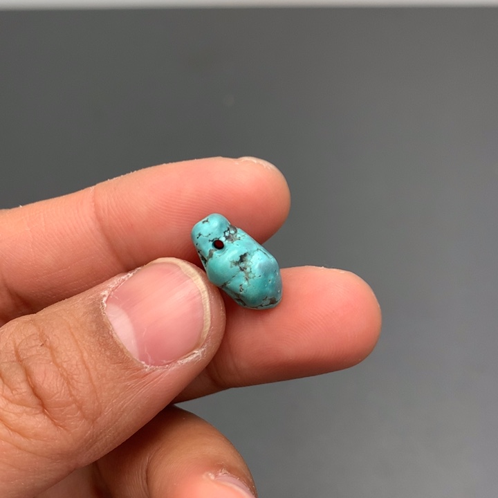 绿松石颈饰未镶嵌