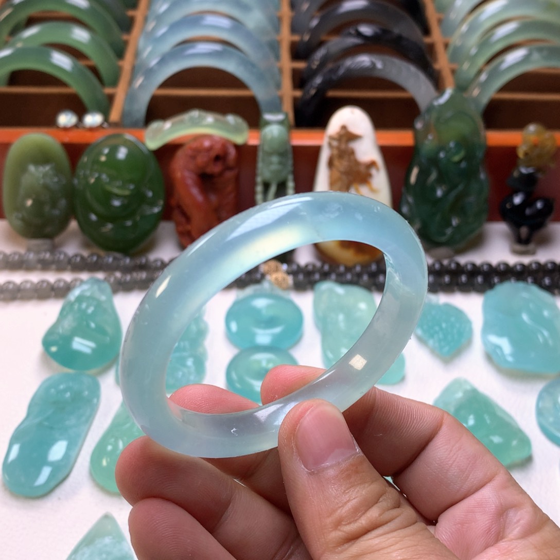 蛇纹石玉天青冻手镯50-53口径未镶嵌