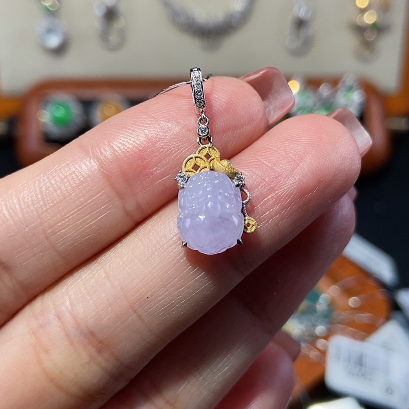 【闪购商品】翡翠颈饰18K金镶嵌貔貅提溜