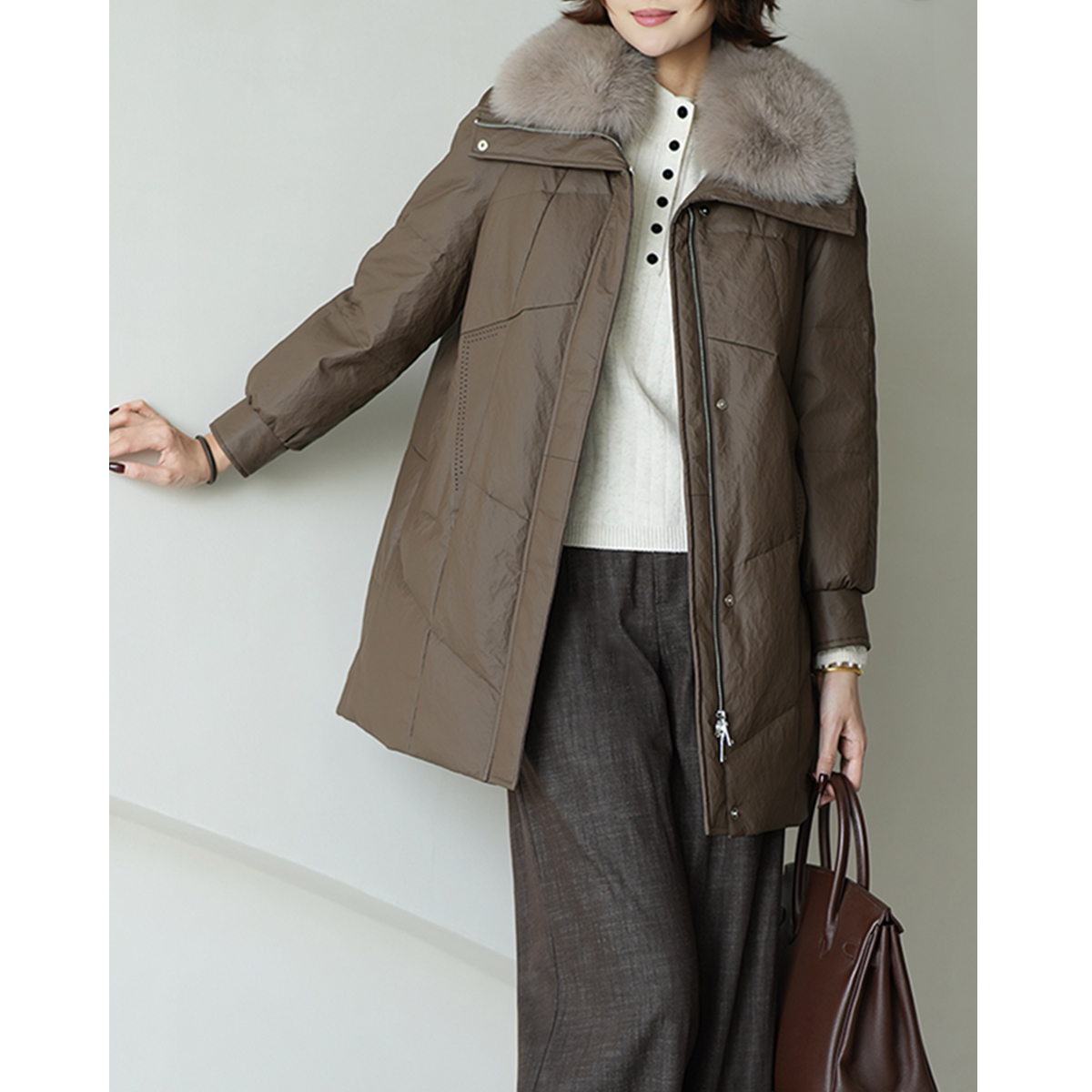 抵御寒风.皮衣羽绒 奢华毛领轻暖御寒 S2145850Vr