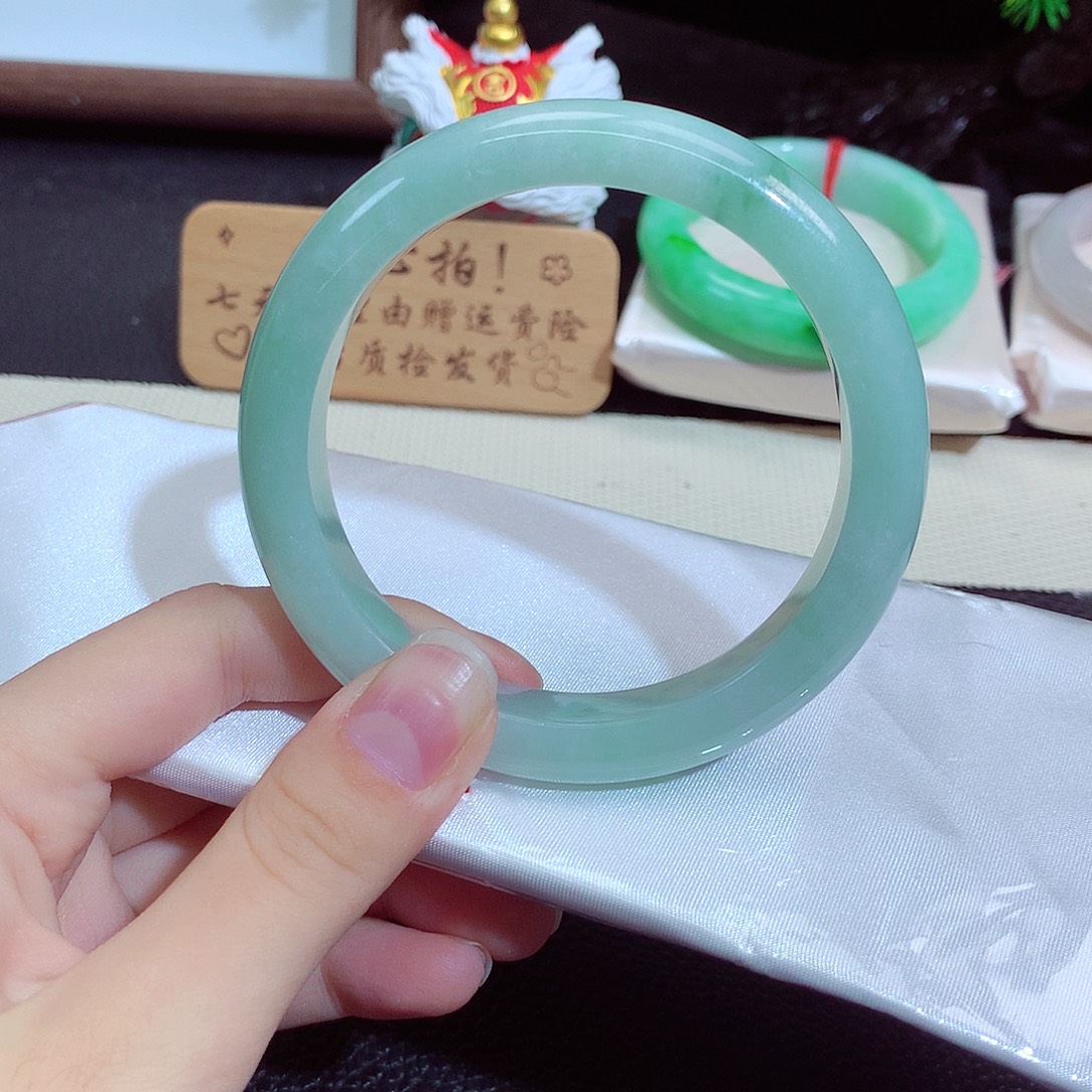 翡翠未镶嵌手镯1241