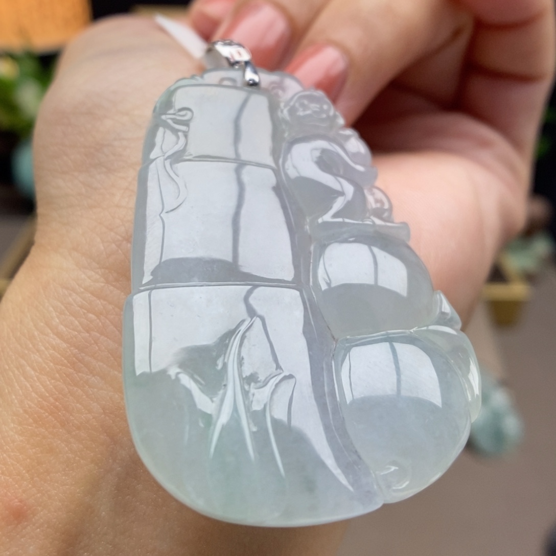 翡翠18K金镶嵌颈饰吊坠60