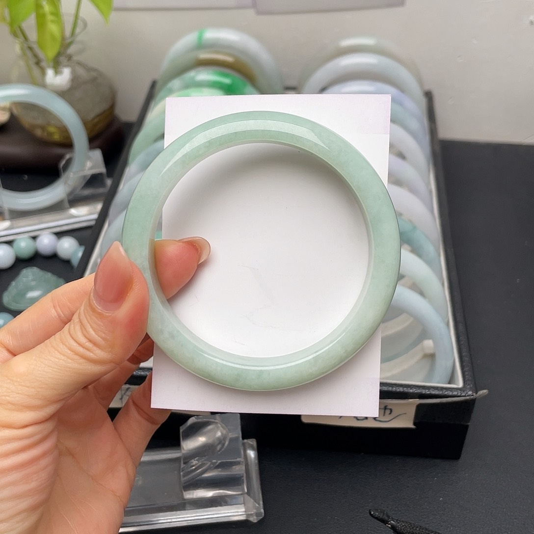 翡翠手镯未镶嵌60正圈