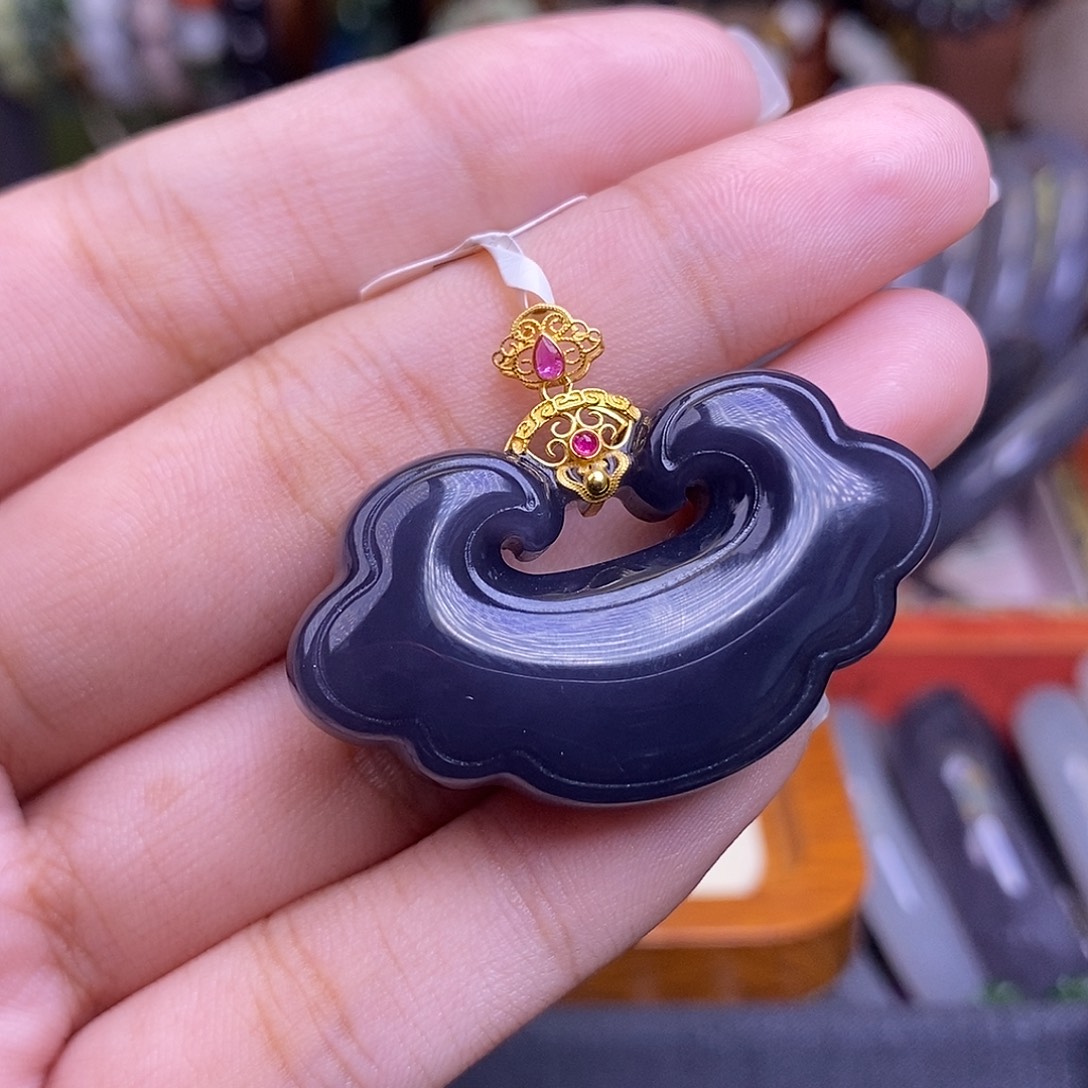 颈饰未镶嵌和田玉老矿料烟紫金镶帝王紫锁包