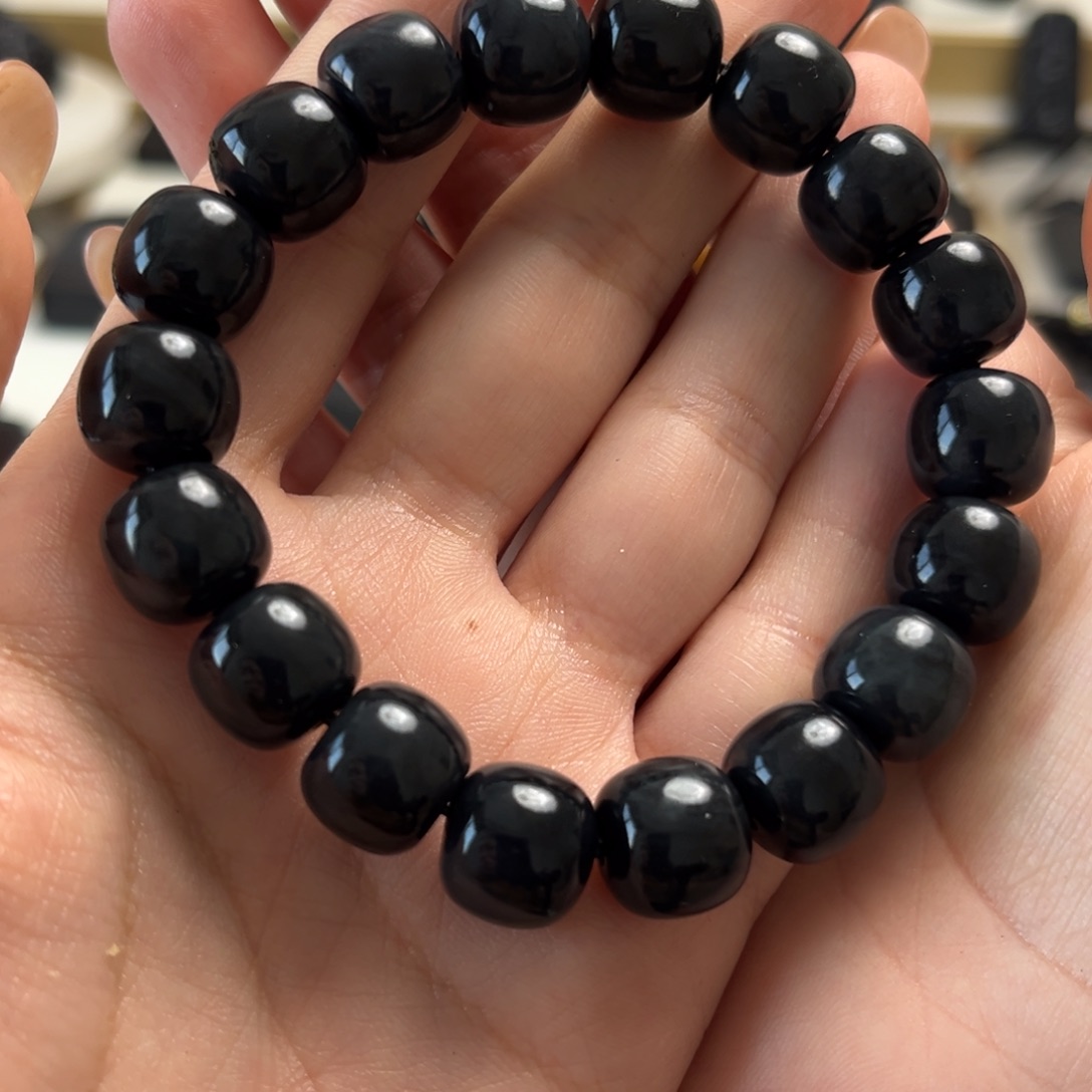 清***酒和田玉（墨玉）未镶嵌颈饰卡12老型