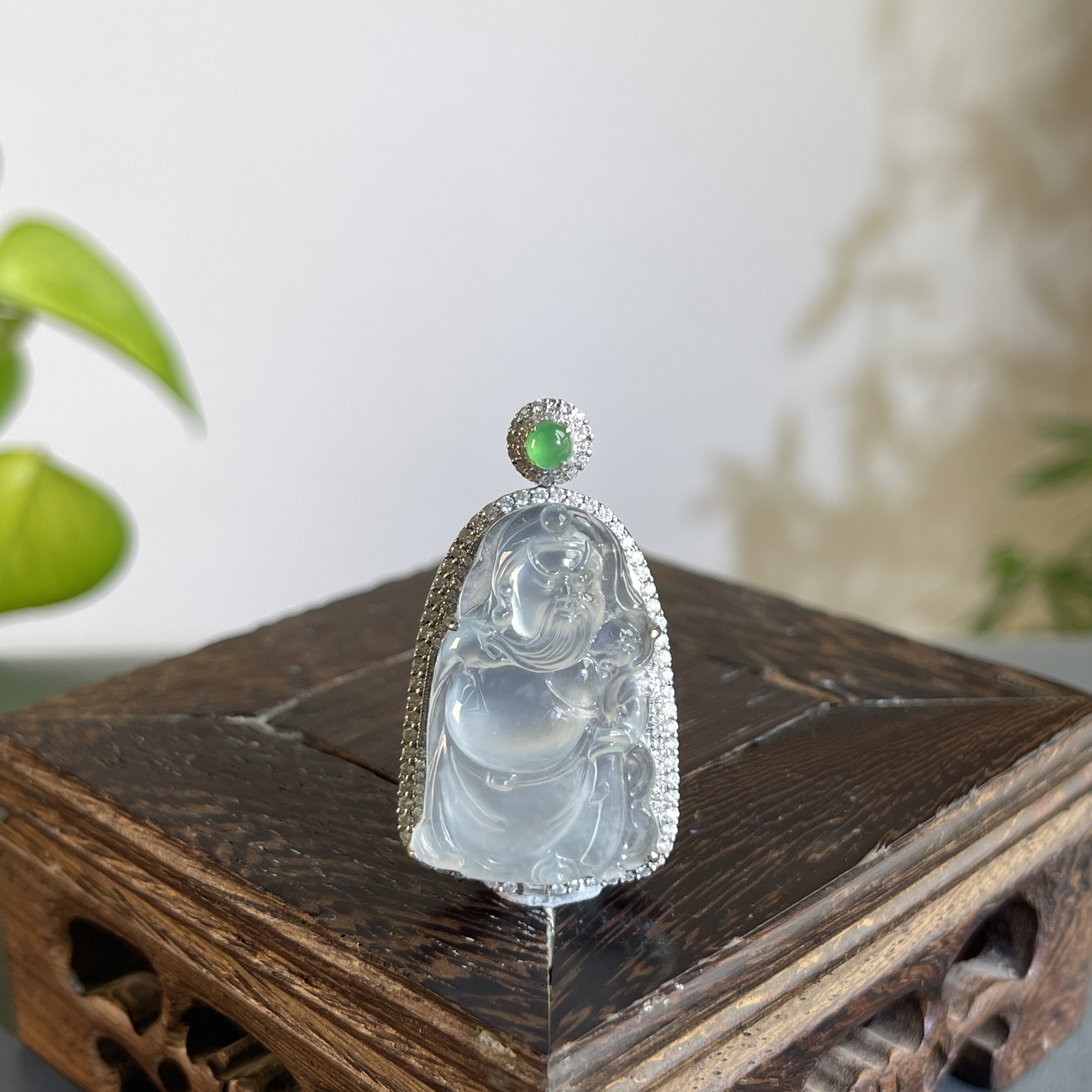 JXW19-175 天然翡翠缅甸A货 18K含钻镶嵌关二爷