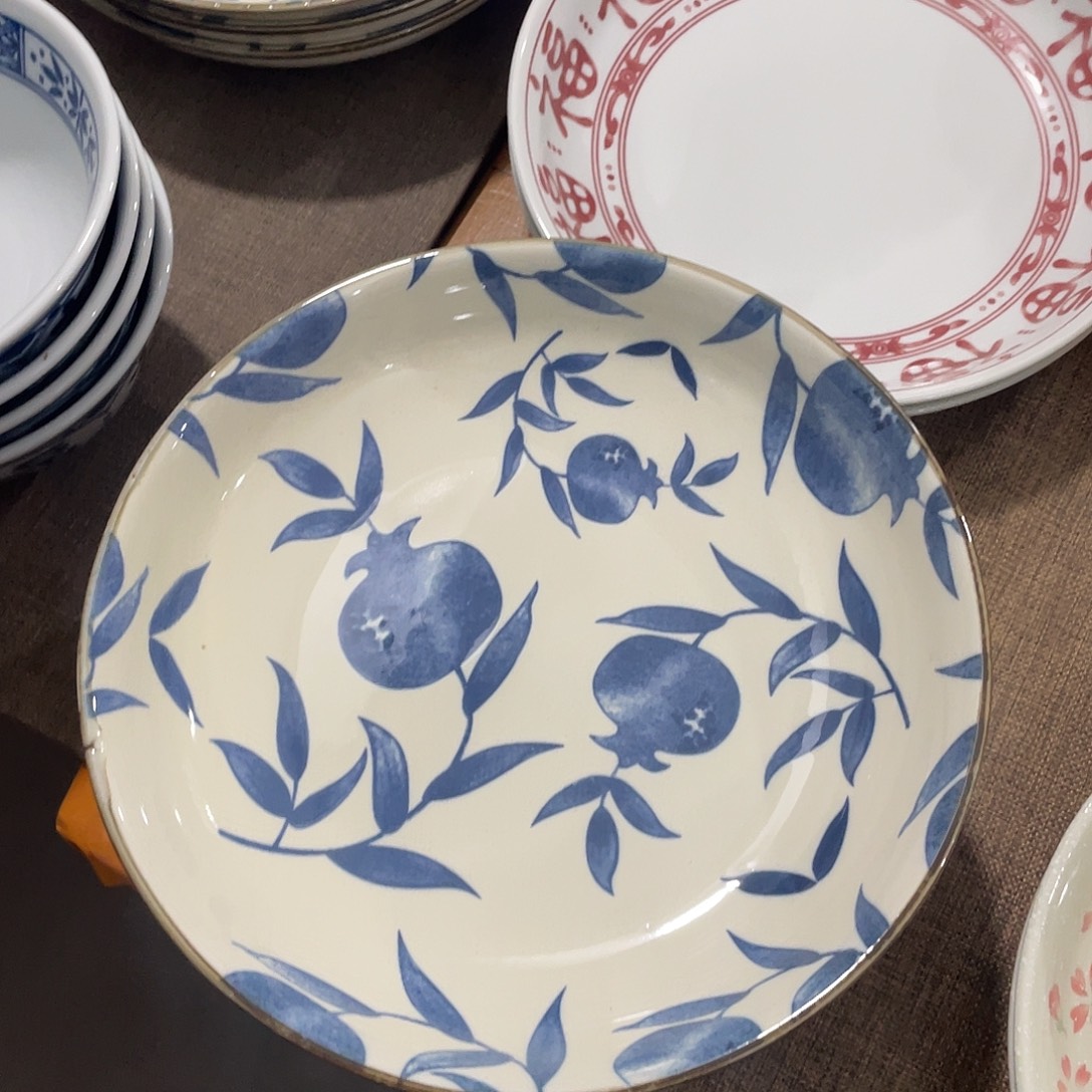 瓷   8寸温佩家 数量是2