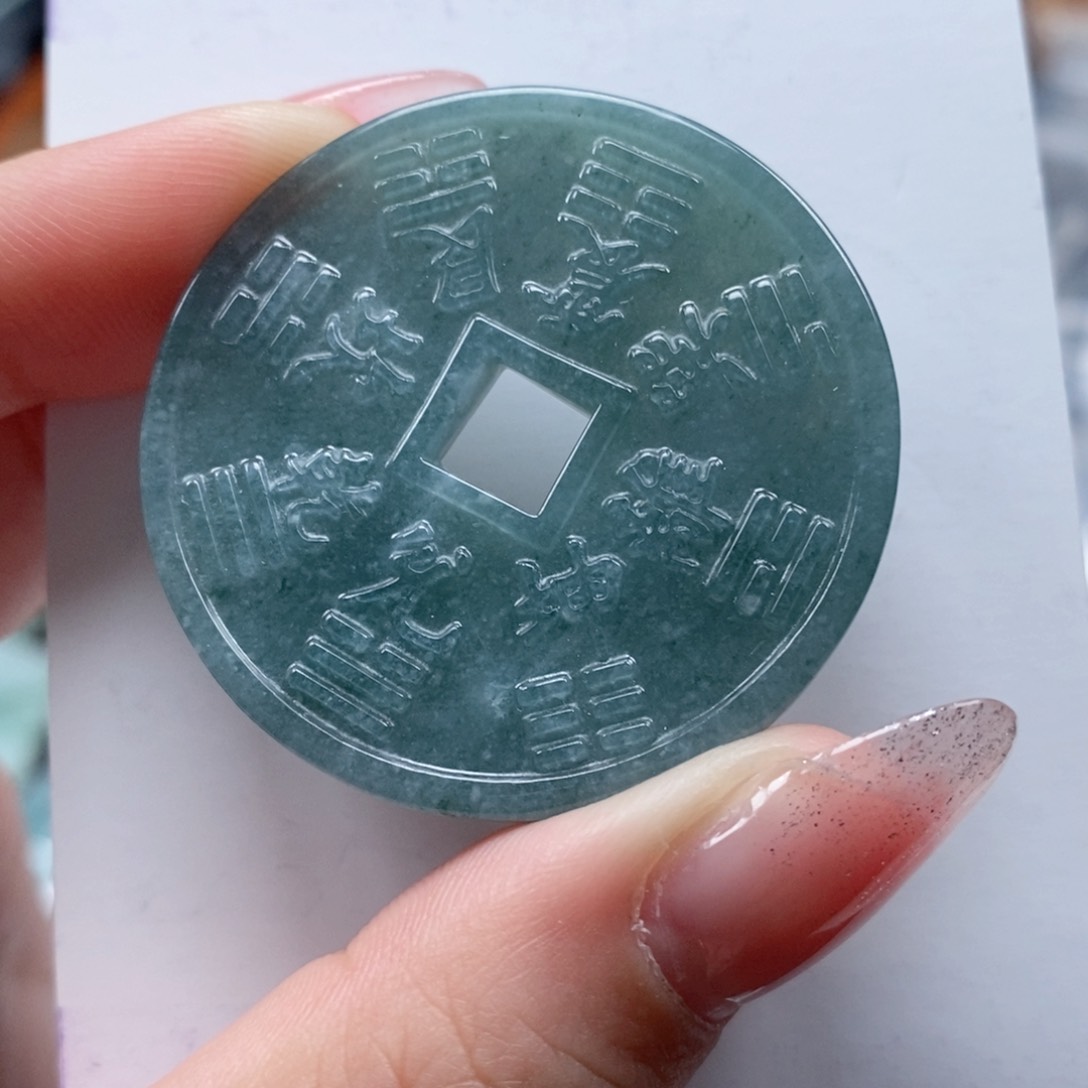 翡翠颈饰未镶嵌天然翡翠