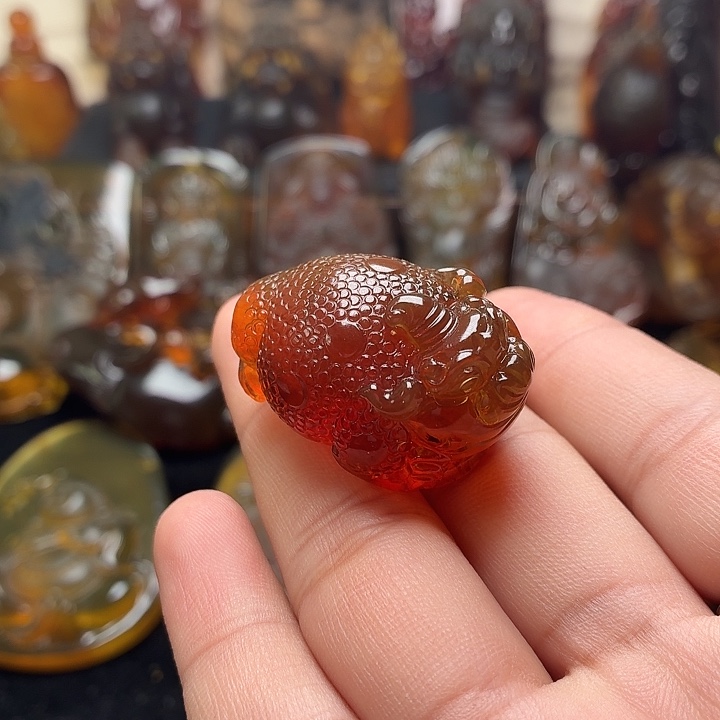 琥珀未镶嵌颈饰74