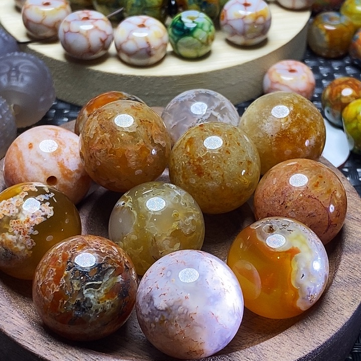 （***）玛瑙/玉髓未镶嵌颈饰