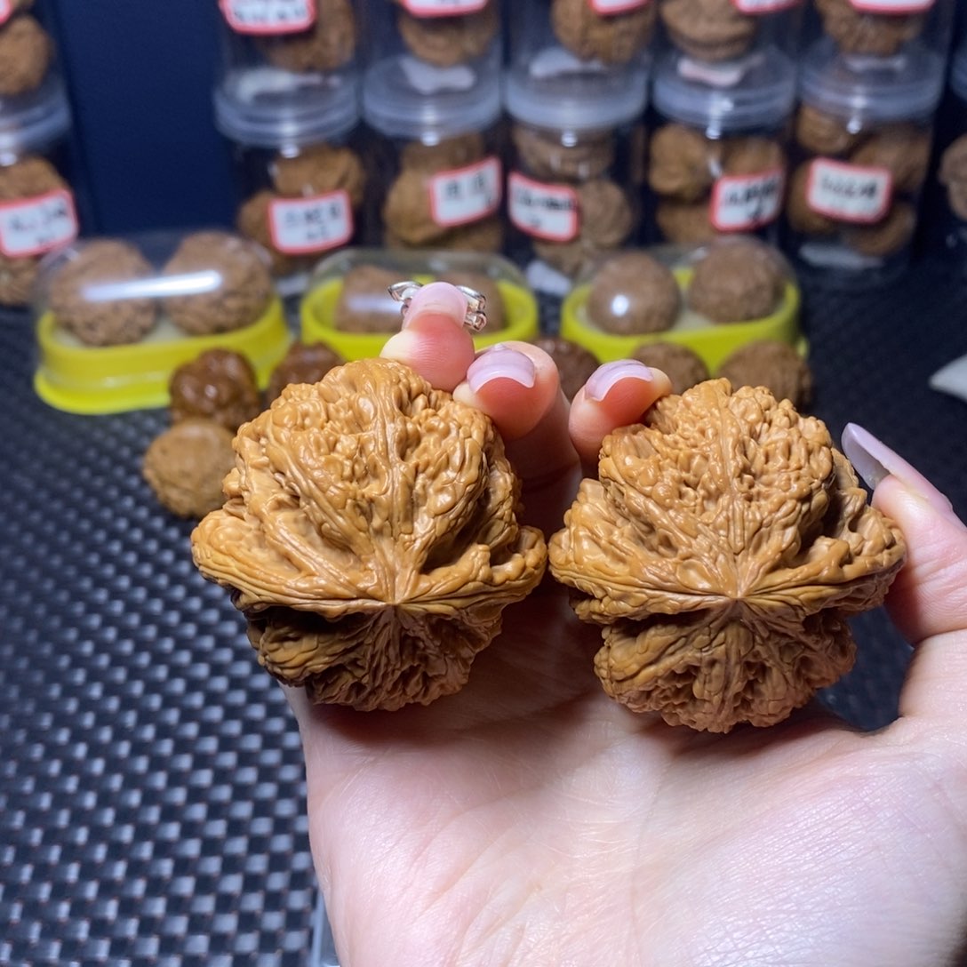 文玩核桃吊坠大粗筋51.5