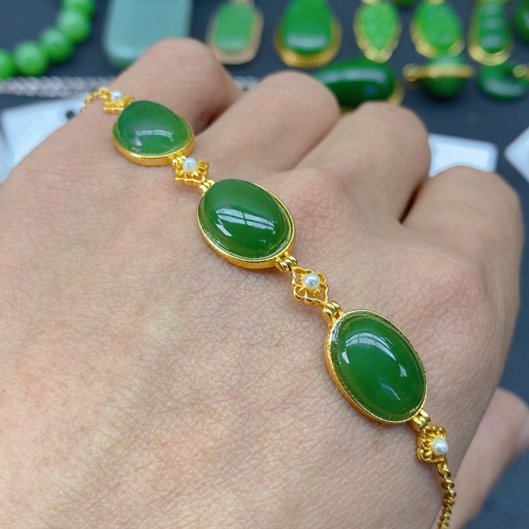 和田玉（碧玉）颈饰银S925镀金镶嵌草****o