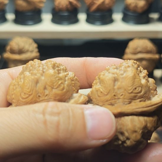 核桃蛤蟆头雕刻恶蟾