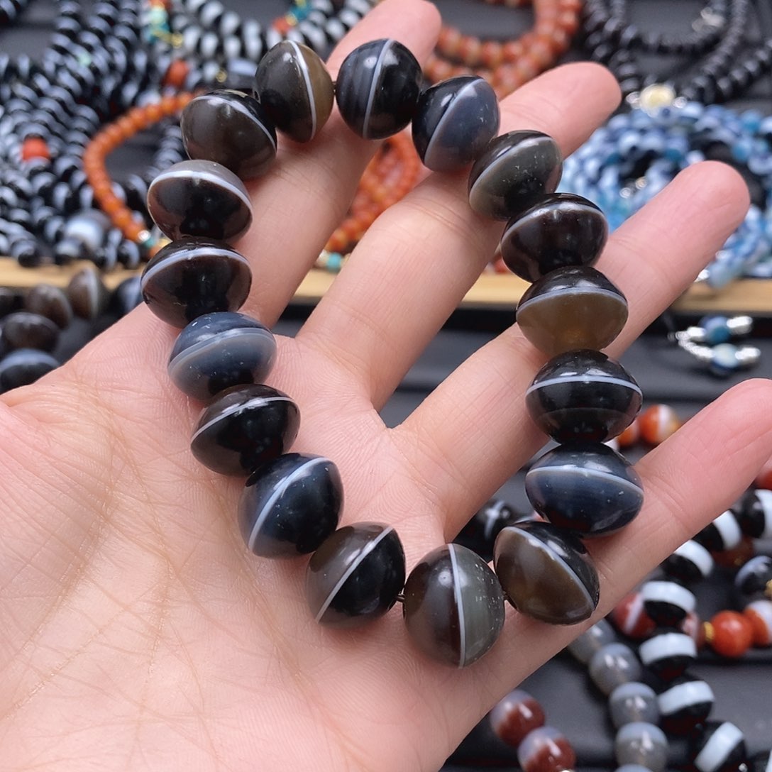 玛瑙/玉髓玛瑙手串未镶嵌