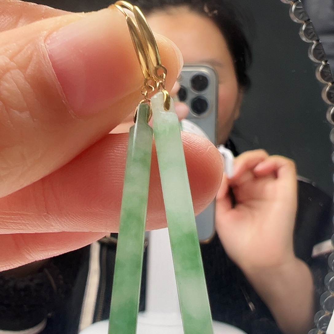 18K金镶嵌翡翠耳饰