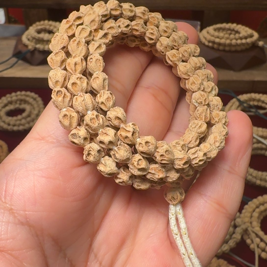 柏香籽/百香籽吊坠亮**行