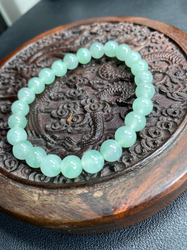 冰晴底冰透手串翡翠