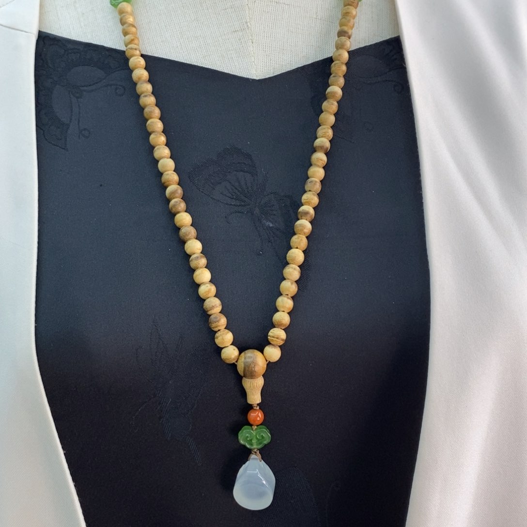 翡翠颈饰未镶嵌吊坠