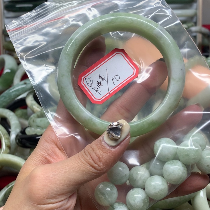 未镶嵌蛇纹石玉手镯家***贝10