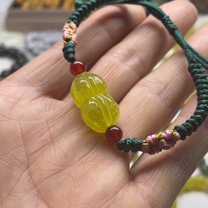 蛇纹石玉手串未镶嵌