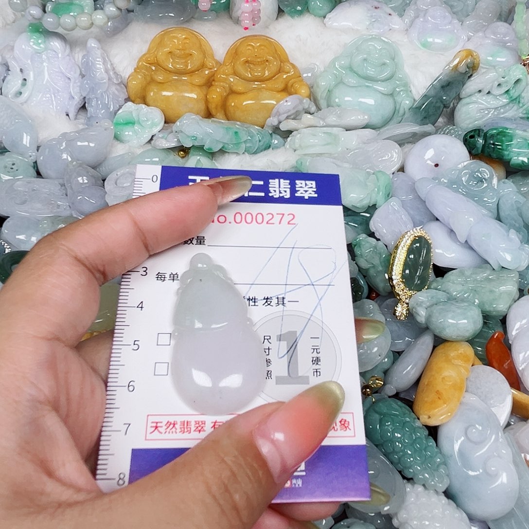 翡翠未镶嵌颈饰111 