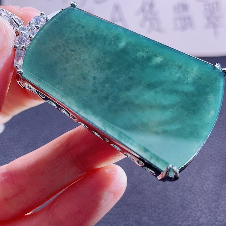 翡翠颈饰未镶嵌888888888