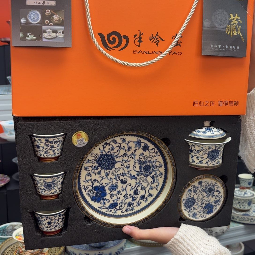 油画和绘画作品展厅