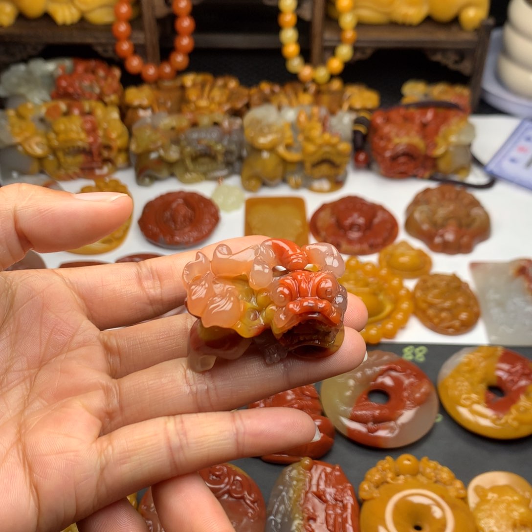 石英质玉（黄龙玉）挂件未镶嵌