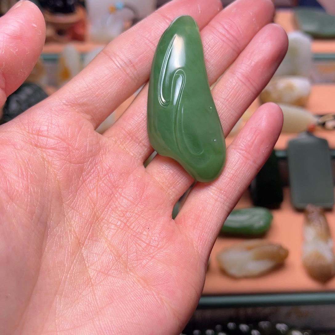 和田玉（碧玉）颈饰未镶嵌轩