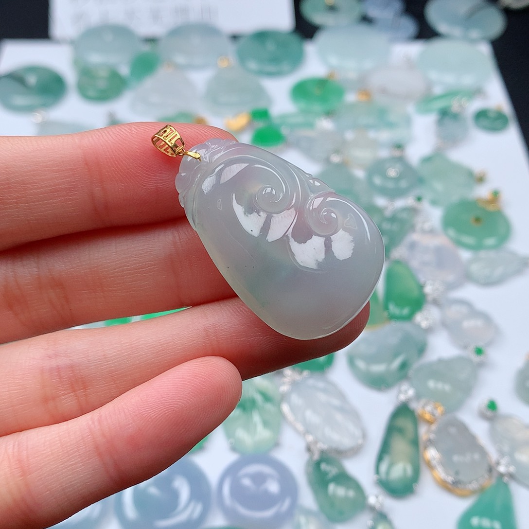 翡翠颈饰18K金镶嵌天然翡翠