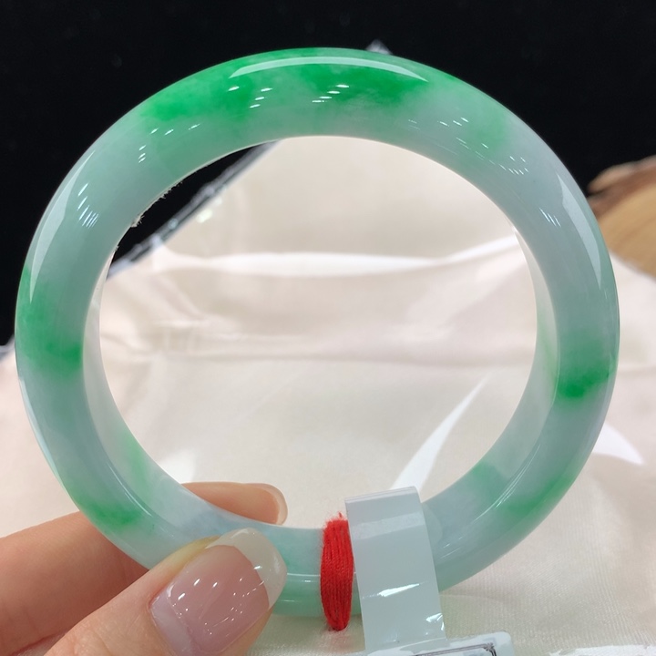 翡翠手镯未镶嵌111-0128