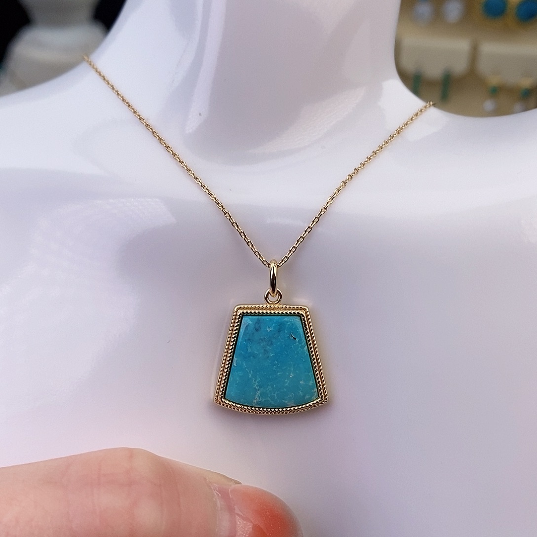 绿松石未镶嵌颈饰