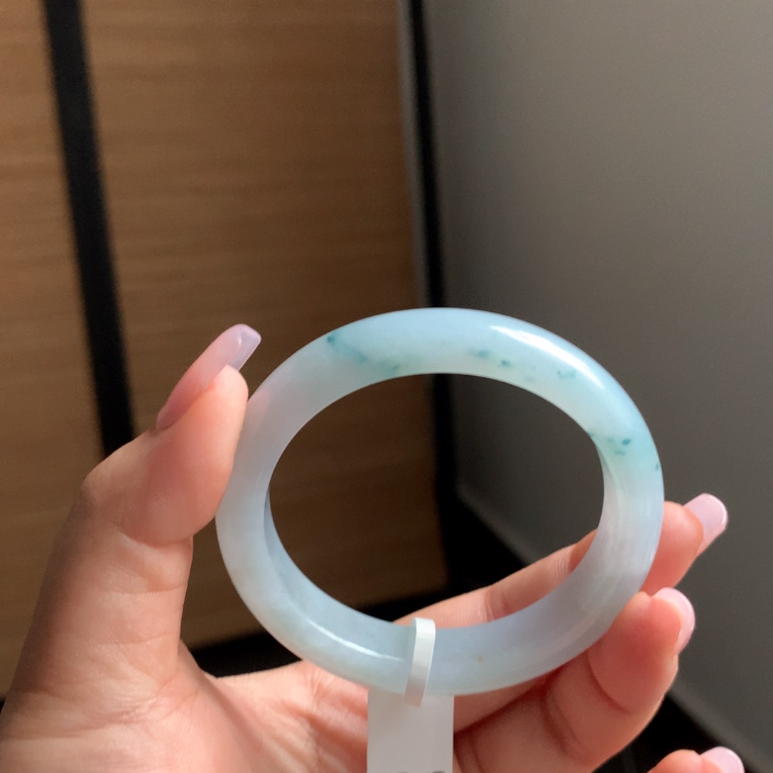 翡翠手镯未镶嵌6 54意境飘蓝花贵妃强推