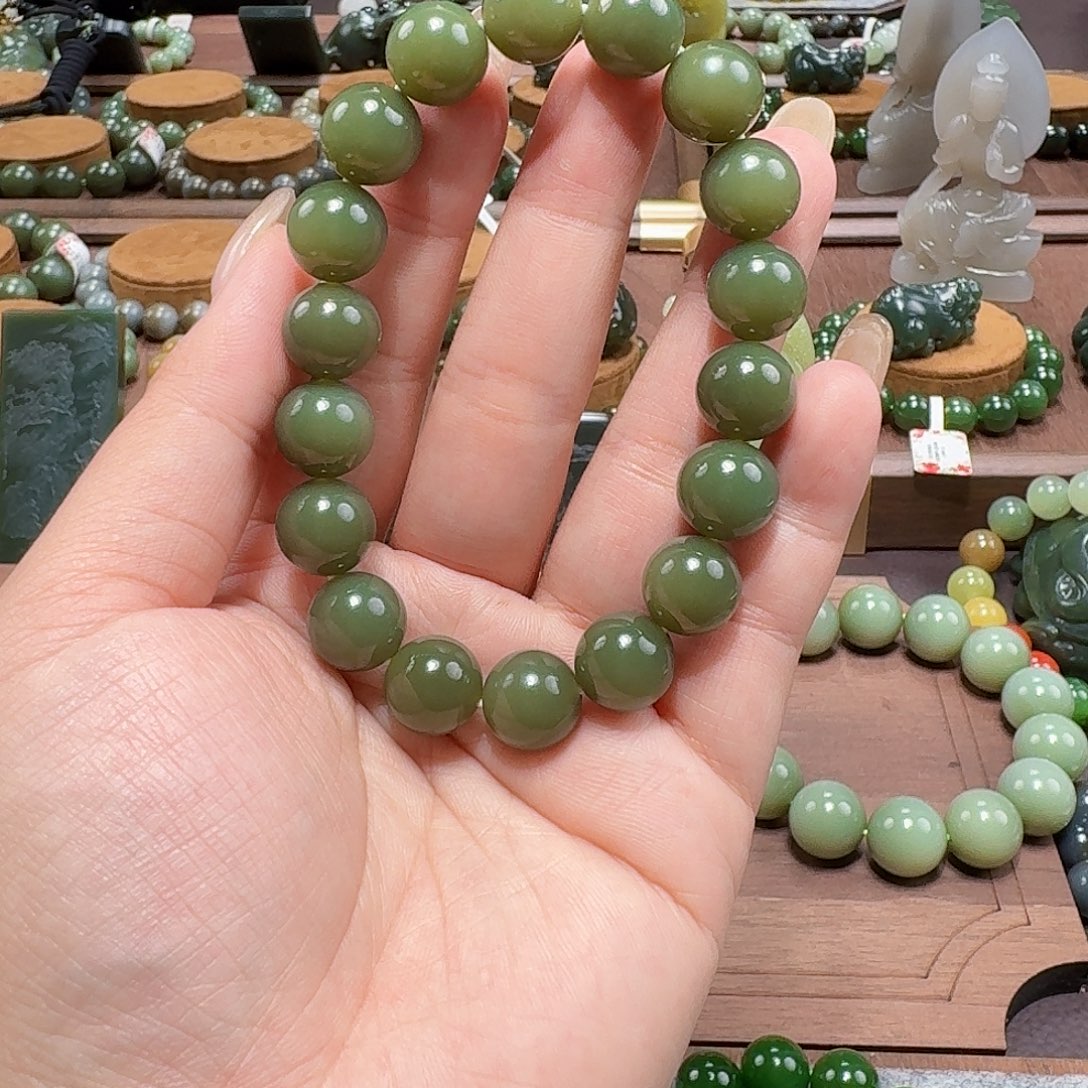 和田玉未镶嵌手链沙枣青豆青 12 特细 
