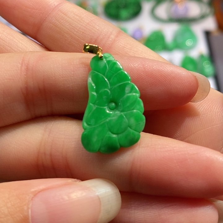 颈饰未镶嵌翡翠吊坠