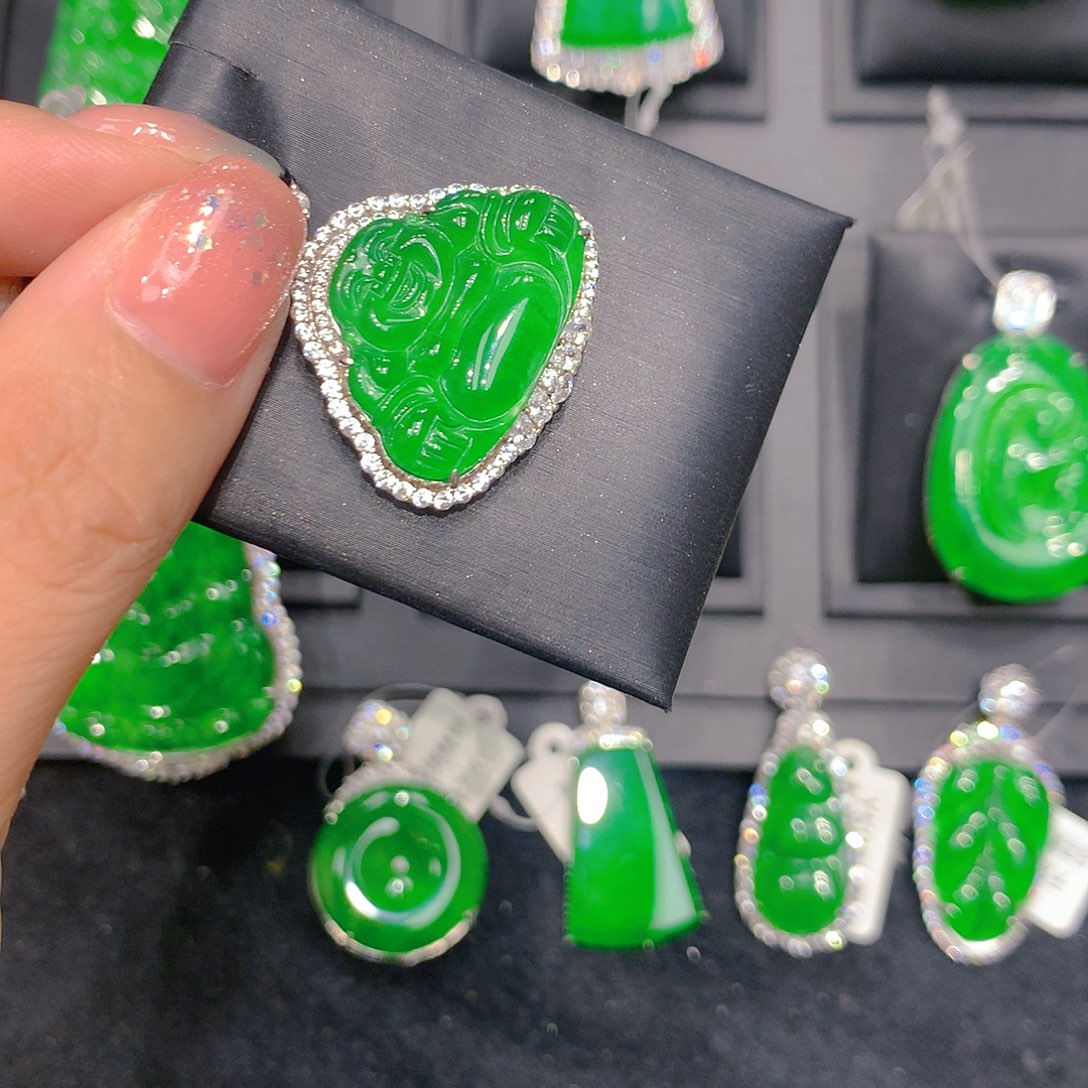 翡翠银S925镶嵌颈饰88225