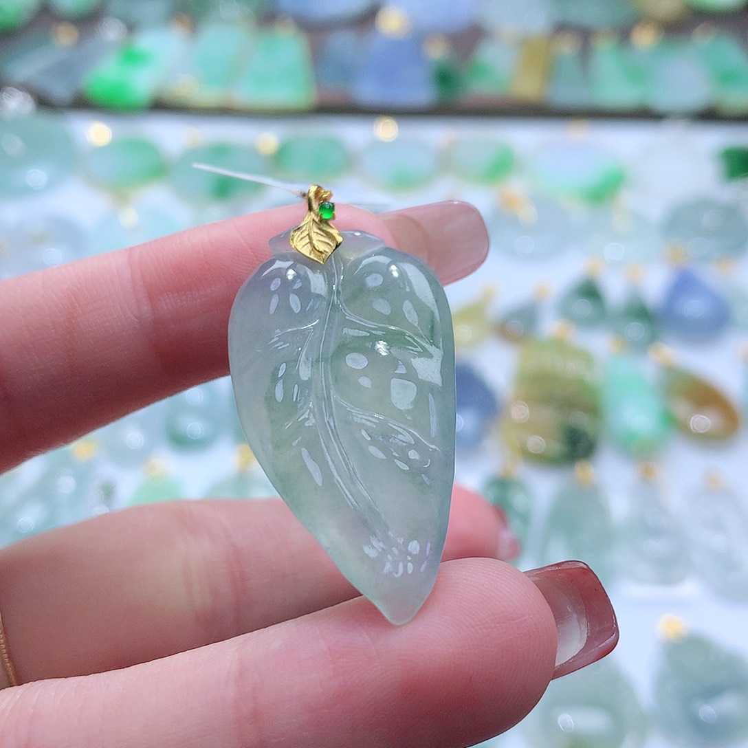 翡翠颈饰未镶嵌翡翠