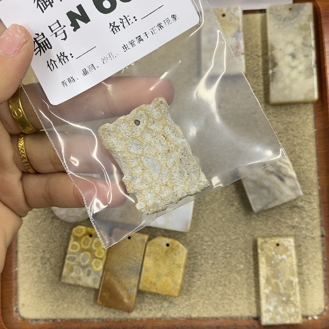 石英质玉吊坠(不含链)足银镀金镶嵌趾****鸡