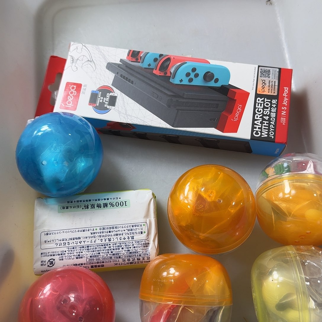 没****式中古商品，瑕疵品，不保好坏。203