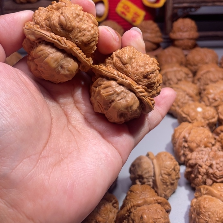 星***风蛤蟆头雕刻的金蟾